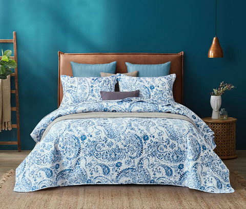 Blue paisley  quilted  coverlet/bedspread set