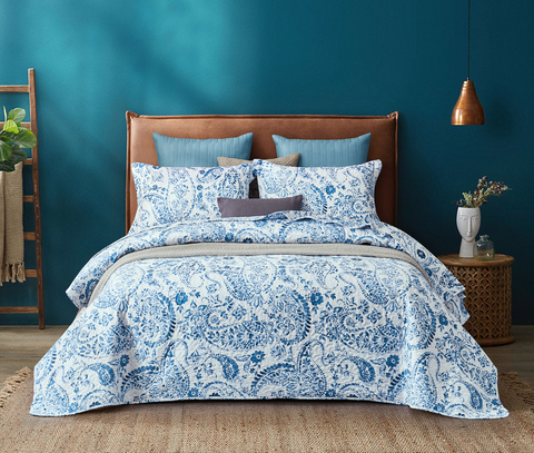 Quilts coverlets discount bedspreads