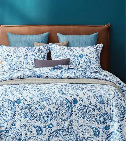 Blue paisley  quilted  coverlet/bedspread set