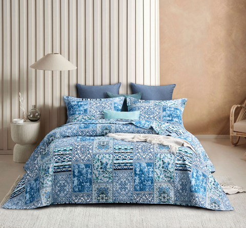 Blue vintage square quilted coverlet/bedspread set