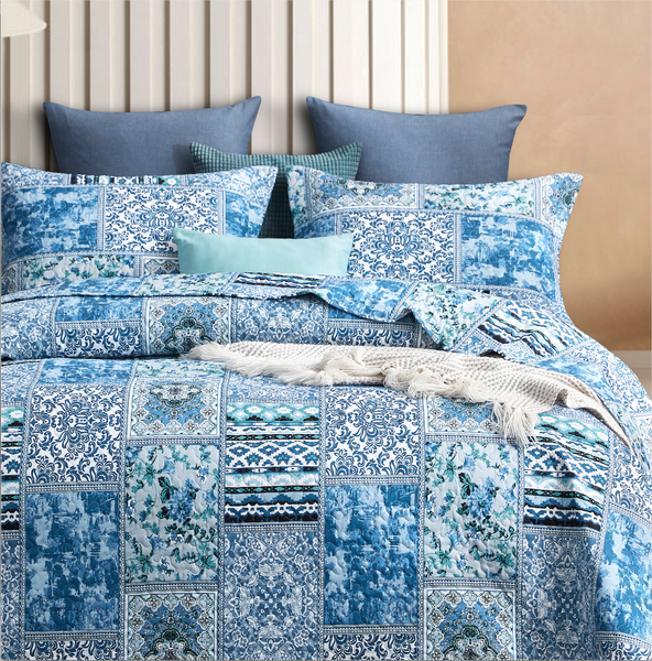 Blue vintage square quilted coverlet/bedspread set