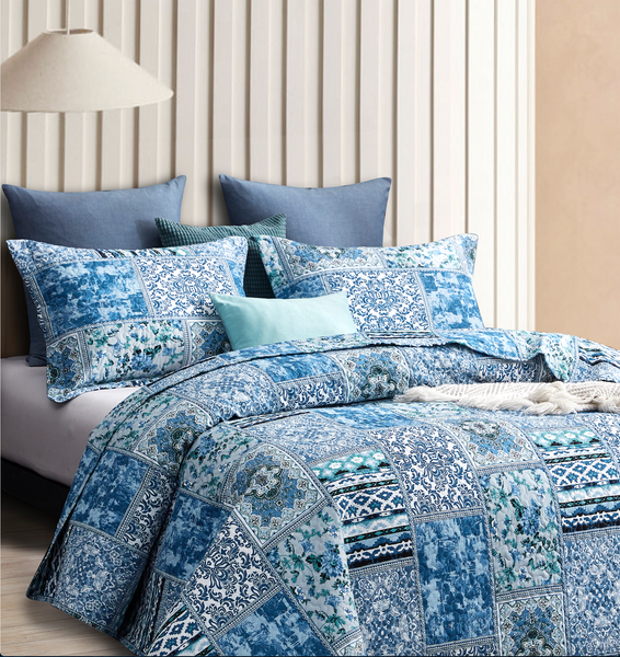 Blue vintage square quilted coverlet/bedspread set